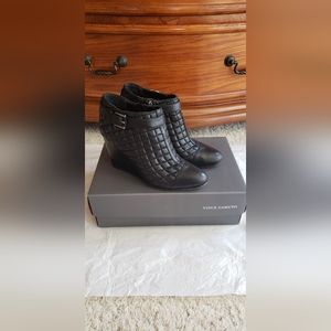 Vince Camuto VC-Loore Bootie Size 8M